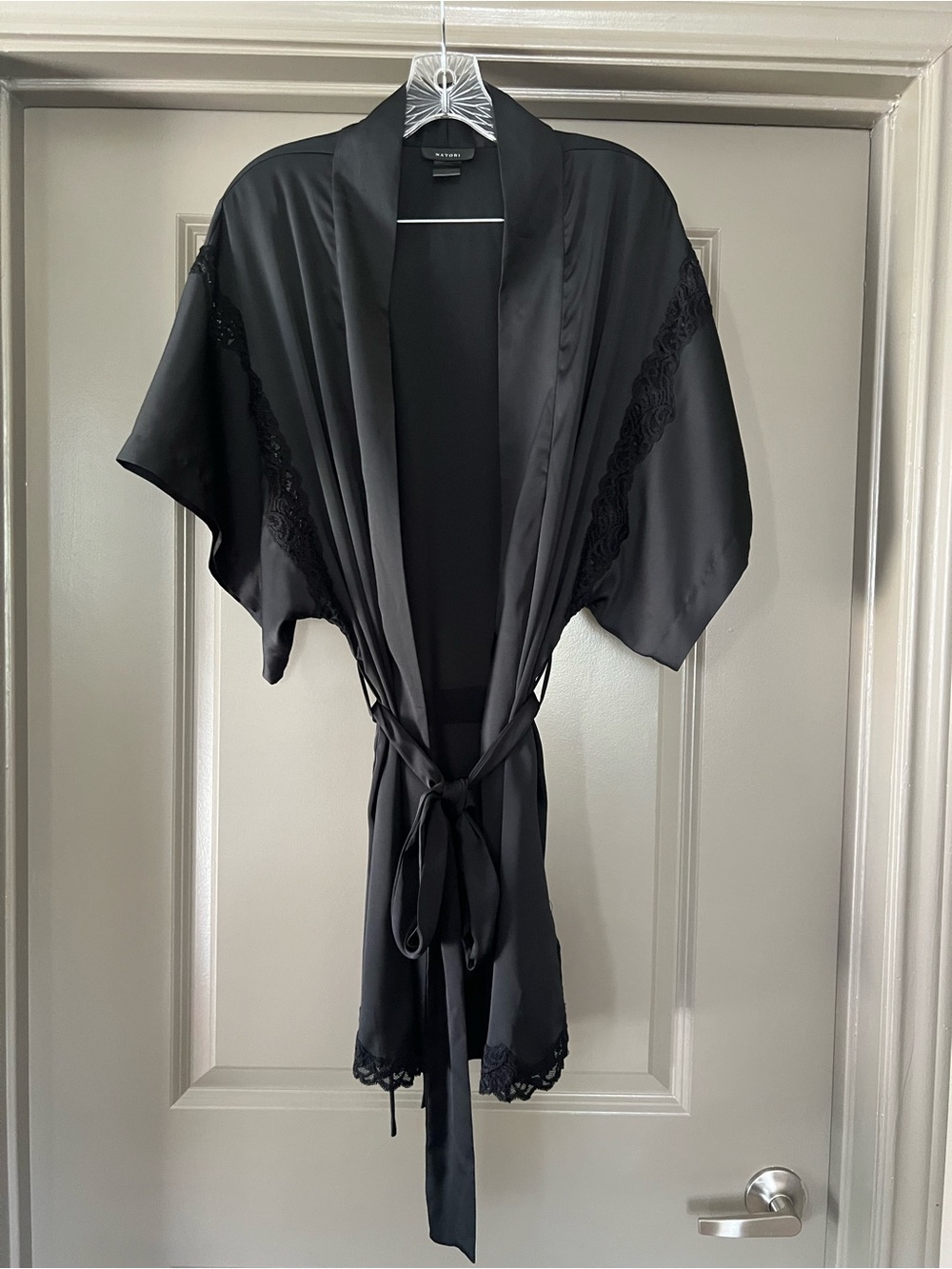 Natori Black Satin Lace-Trim Kimono Robe